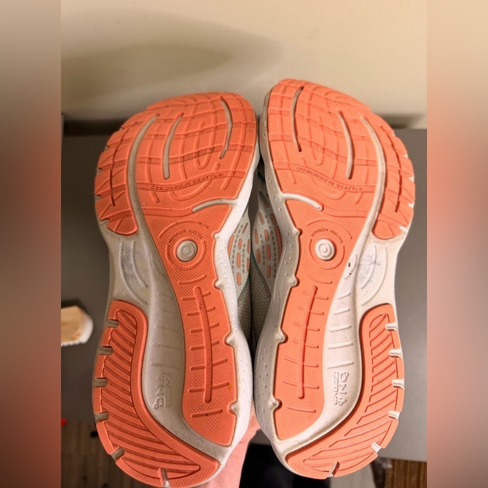 Women’s Brooks Glycerin Running Athletic Shoes - Picture 6 of 7